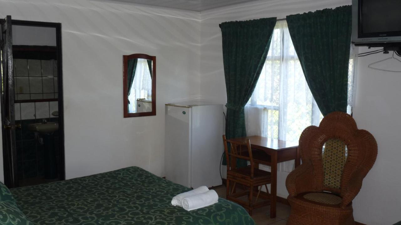 Hotel Arboleda ケポス エクステリア 写真